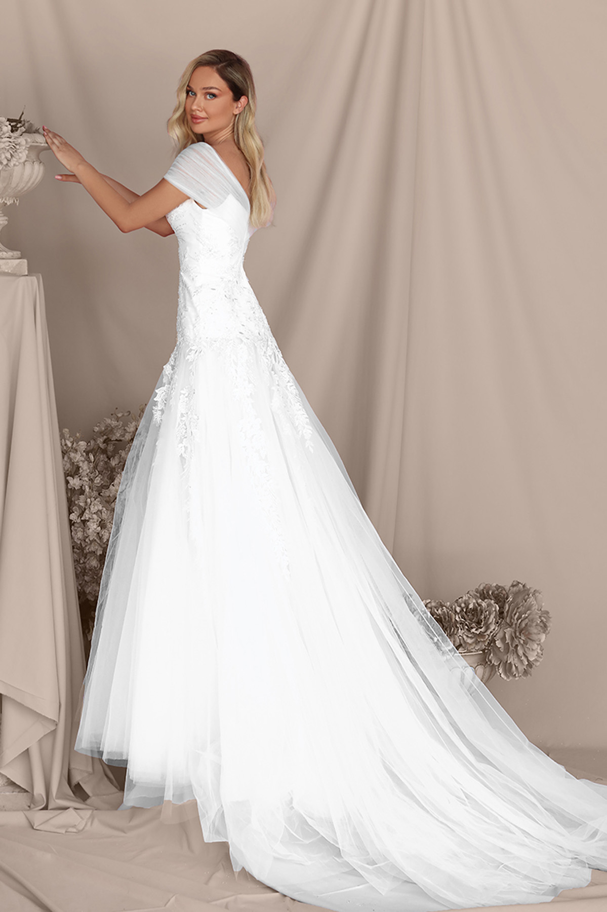 Picture of 10111 - ALDER BRIDAL GOWN